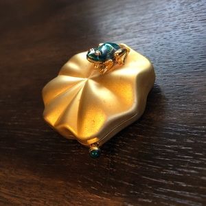 1970s Vintage Estée Lauder compact